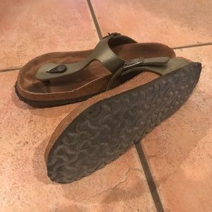 WOMENS GIZEH BIRKENSTOCK METALLIC GREEN